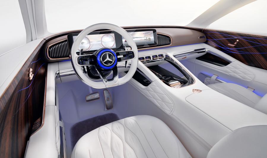 Торпедо Vision Mercedes-Maybach Ultimate Luxury 2018 года  (фото 32 из 42)